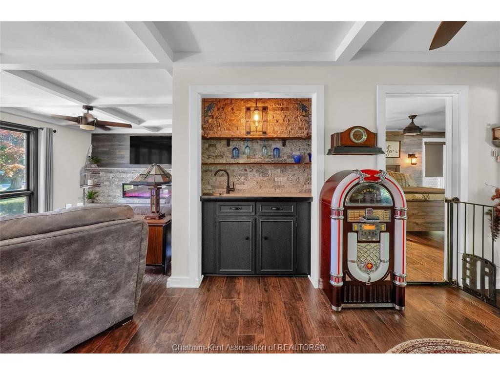 









38


Glenwood

Drive,
Chatham,




ON
N7M 5W8

