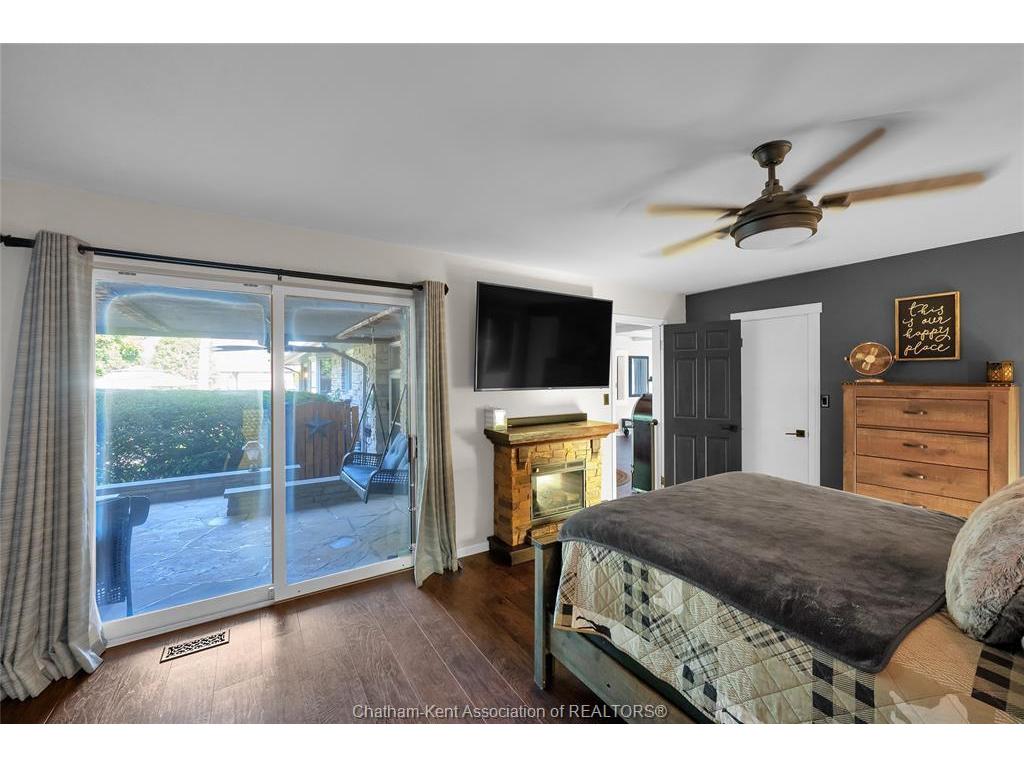 









38


Glenwood

Drive,
Chatham,




ON
N7M 5W8

