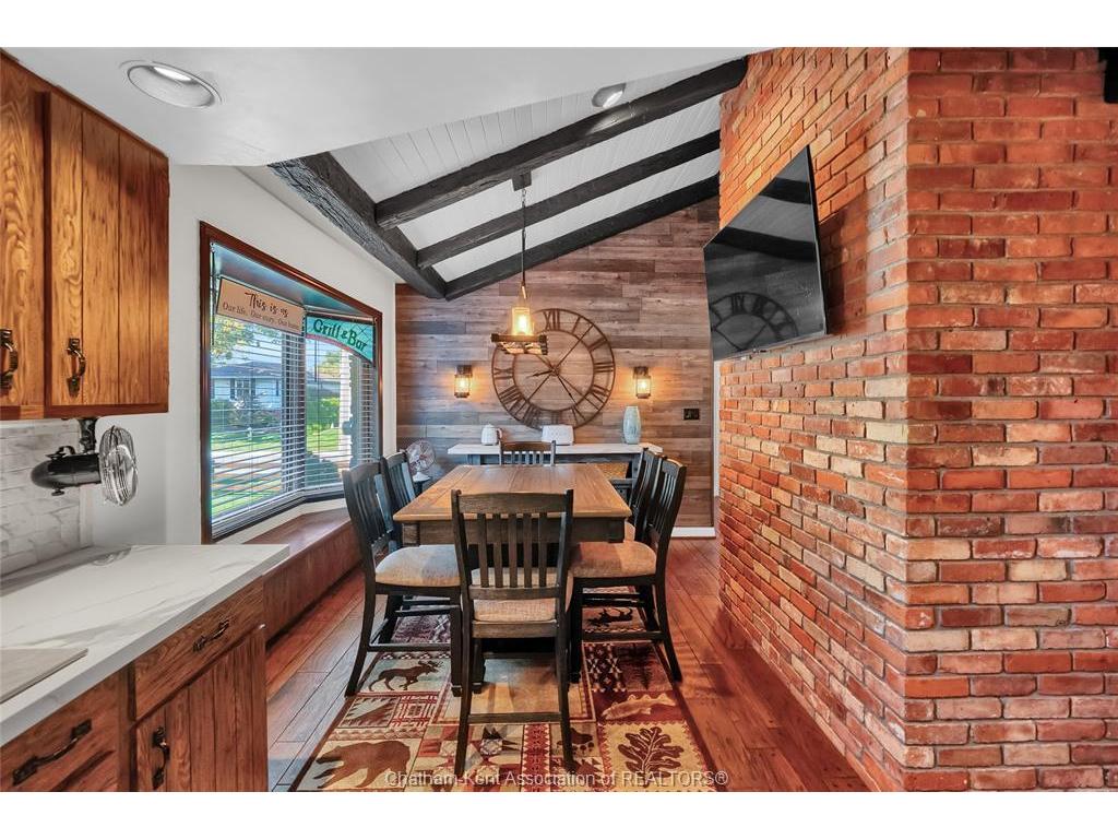 









38


Glenwood

Drive,
Chatham,




ON
N7M 5W8

