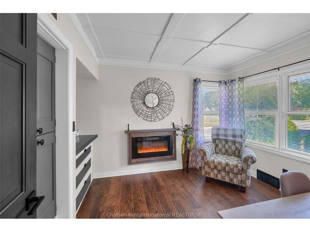 









38


Glenwood

Drive,
Chatham,




ON
N7M 5W8

