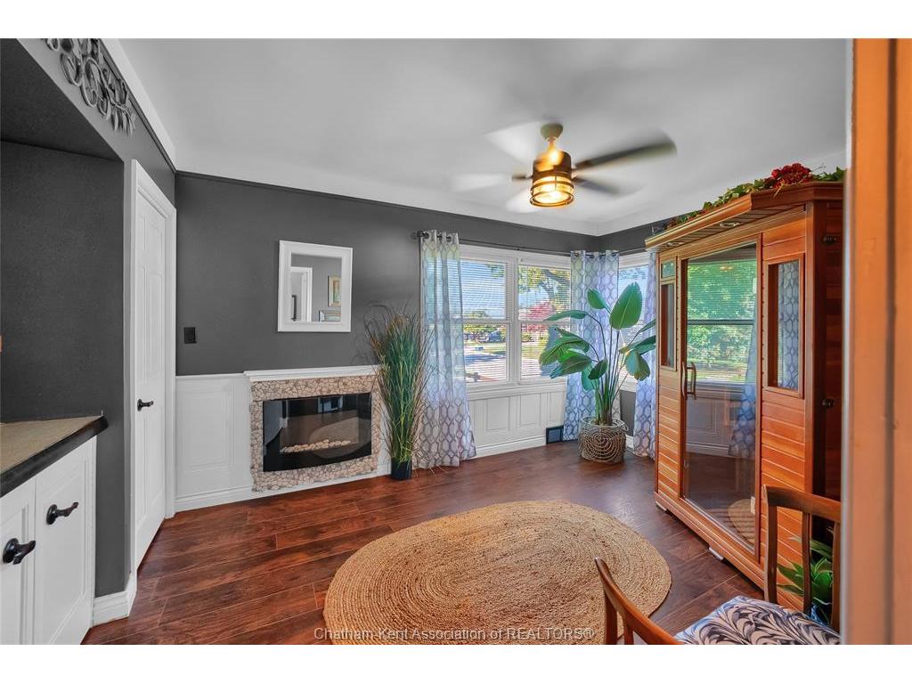 









38


Glenwood

Drive,
Chatham,




ON
N7M 5W8

