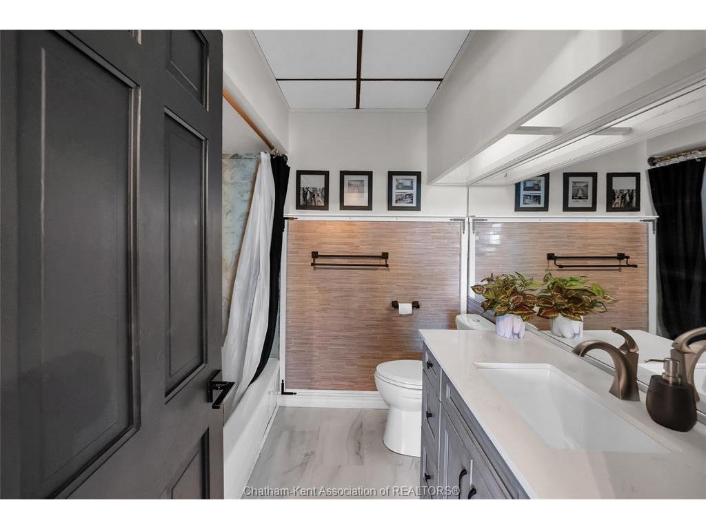 









38


Glenwood

Drive,
Chatham,




ON
N7M 5W8

