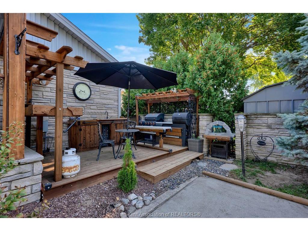 









38


Glenwood

Drive,
Chatham,




ON
N7M 5W8

