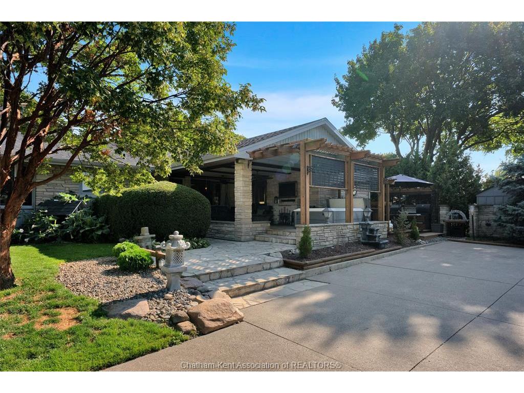 









38


Glenwood

Drive,
Chatham,




ON
N7M 5W8

