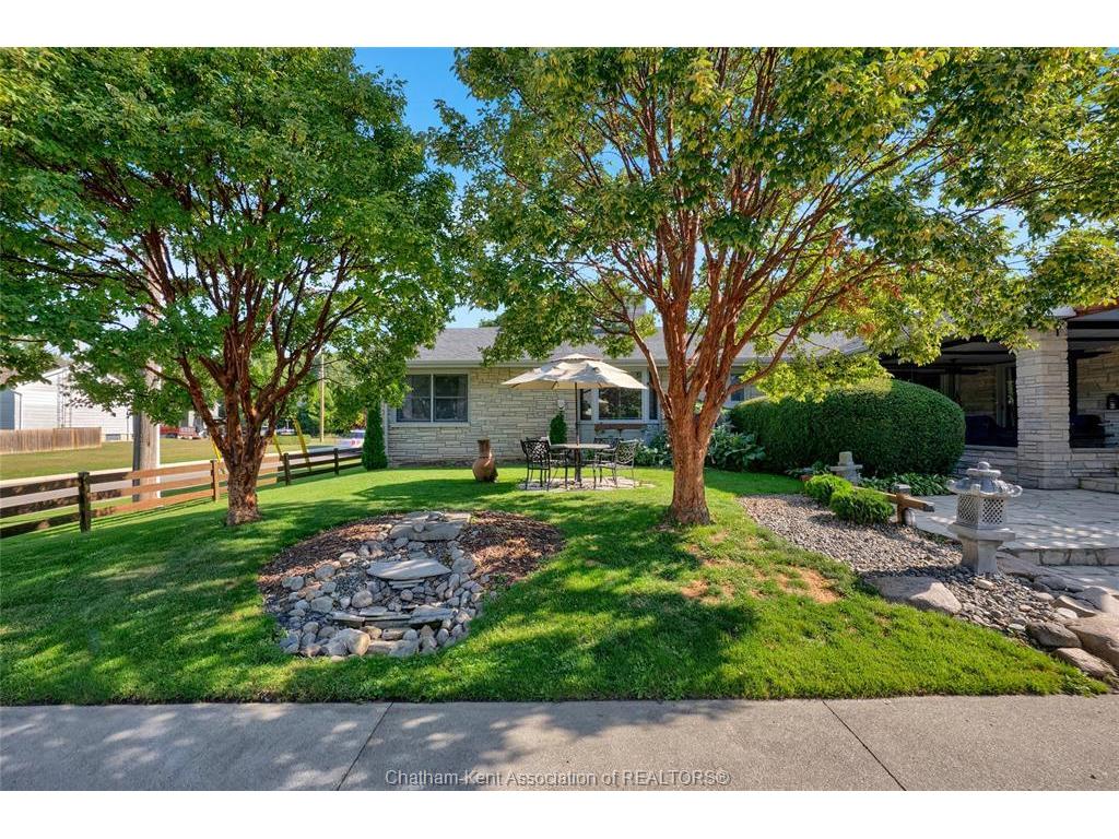 









38


Glenwood

Drive,
Chatham,




ON
N7M 5W8

