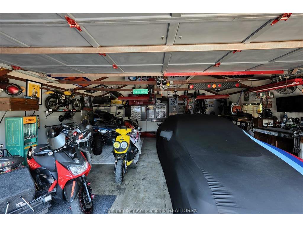 









38


Glenwood

Drive,
Chatham,




ON
N7M 5W8

