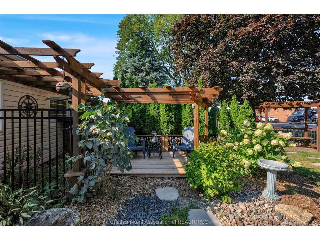 









38


Glenwood

Drive,
Chatham,




ON
N7M 5W8

