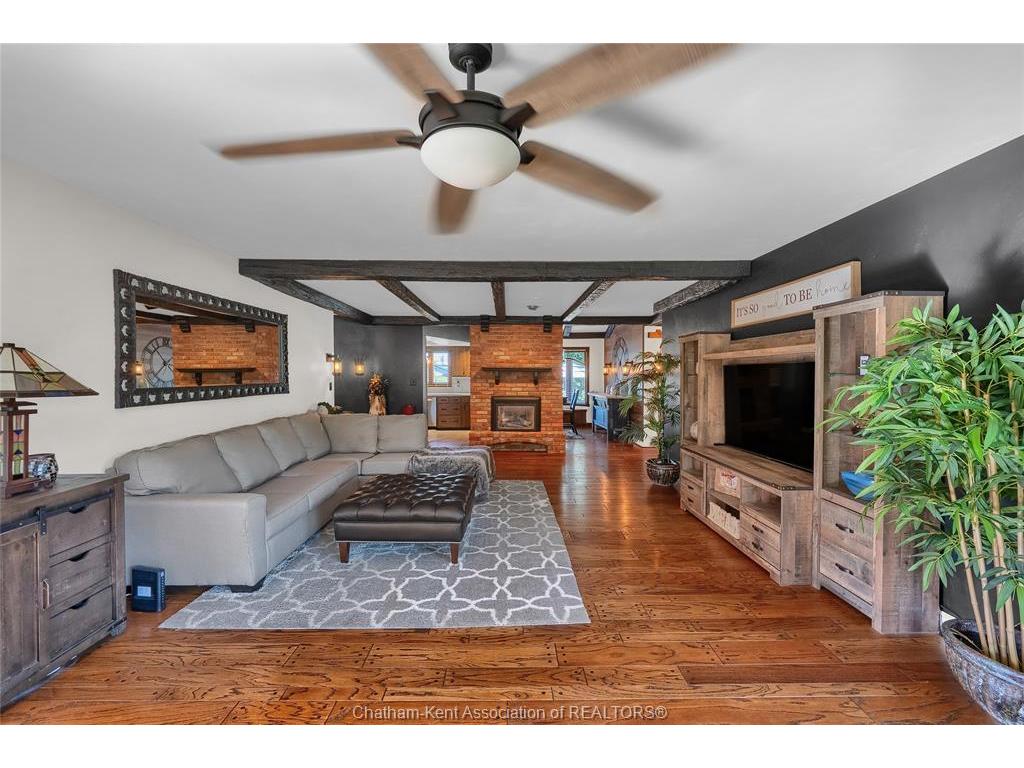 









38


Glenwood

Drive,
Chatham,




ON
N7M 5W8

