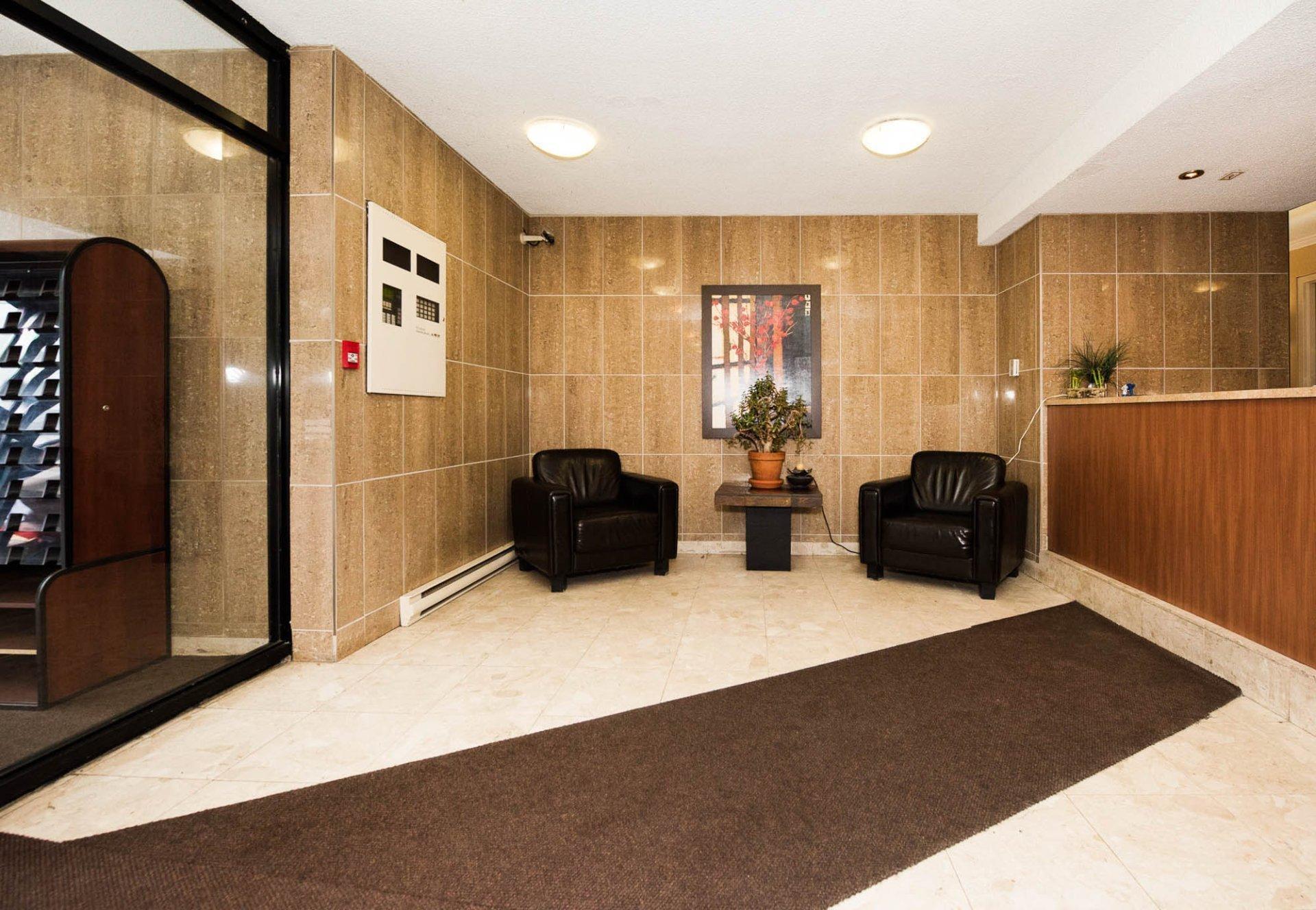 









3470


Rue Simpson

, 805,
Montréal (Ville-Marie),




QC
H3G2J5

