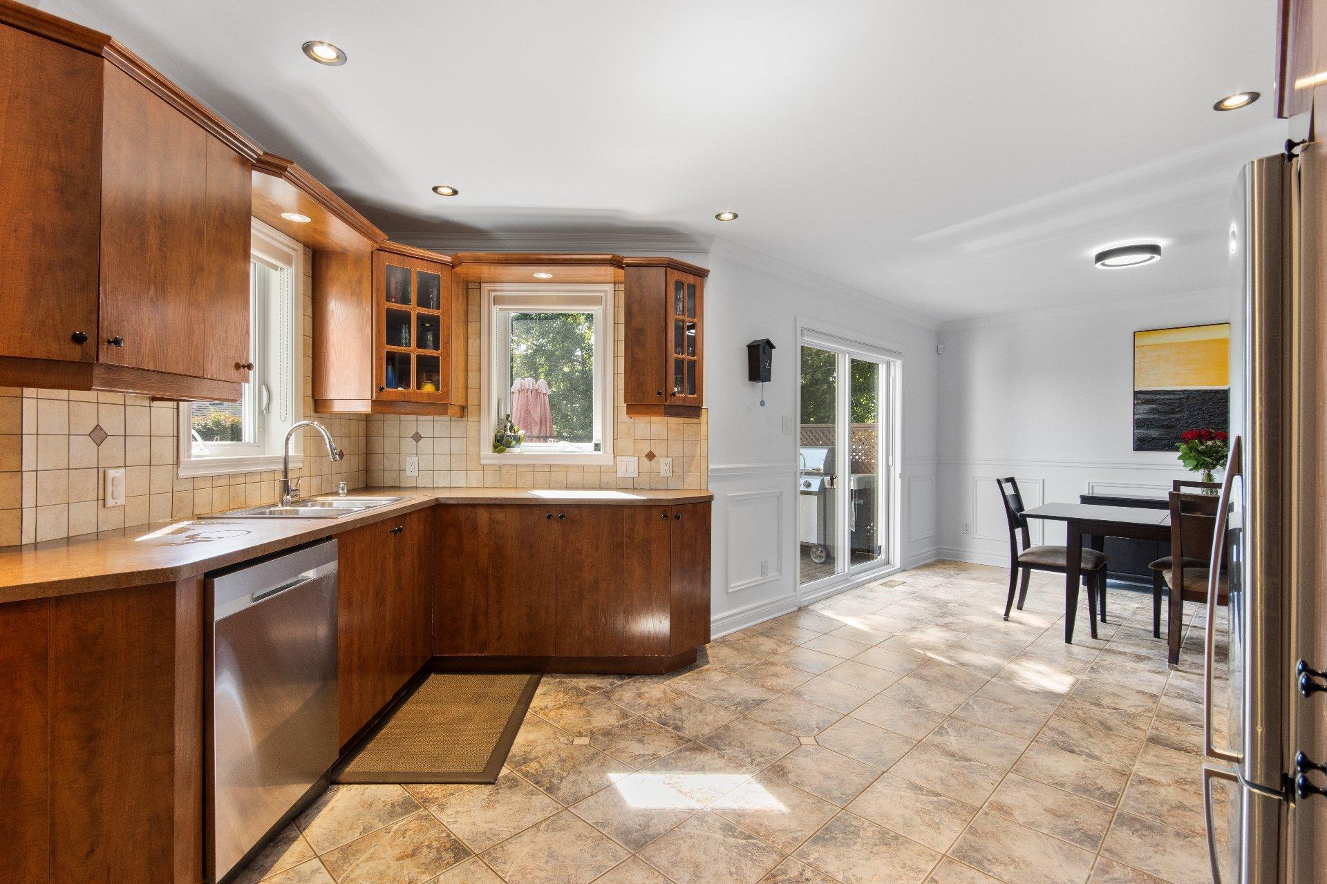 









82


Rue De Musset

,
Saint-Jean-sur-Richelieu,




QC
J2W2V8

