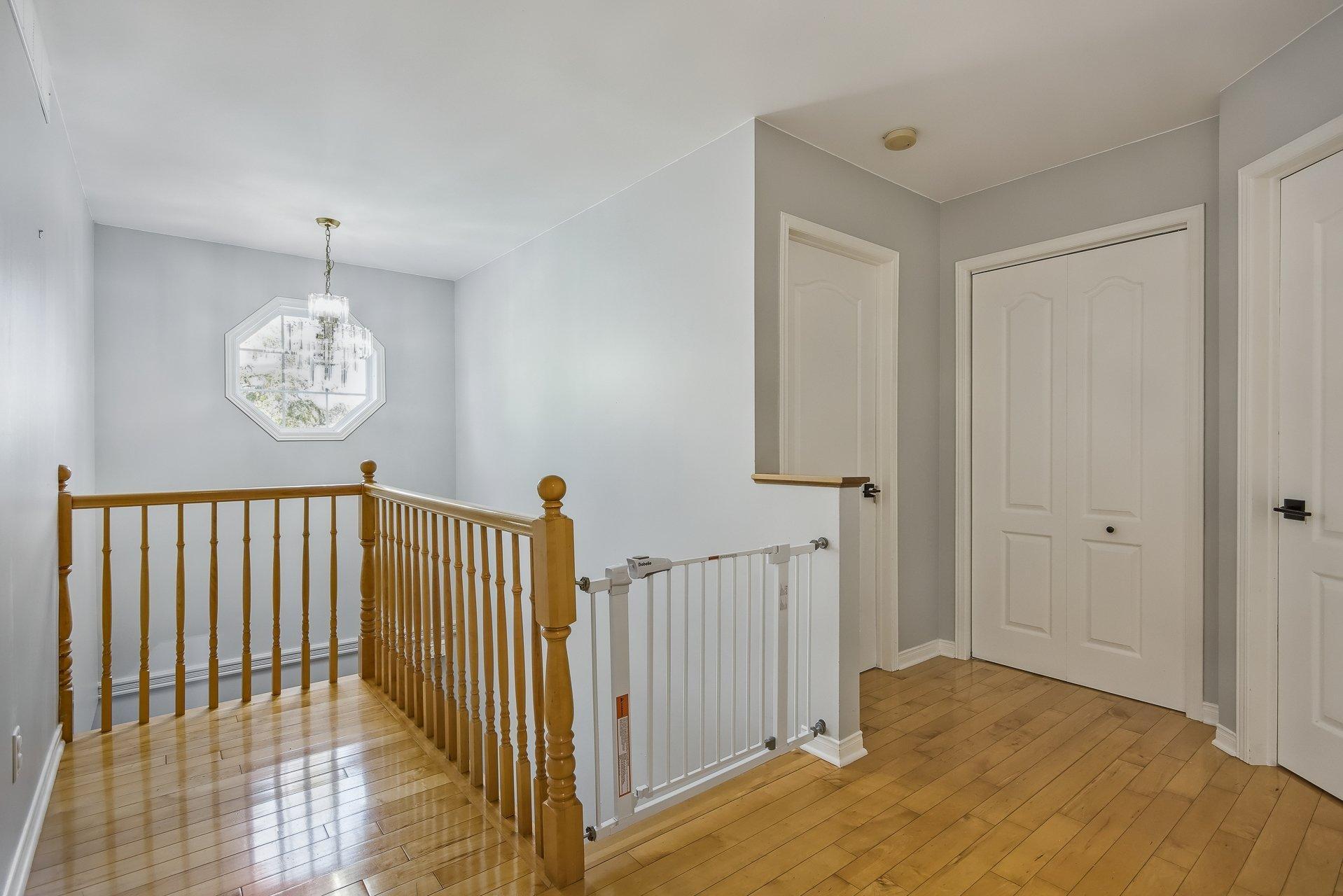 









82


Rue De Musset

,
Saint-Jean-sur-Richelieu,




QC
J2W2V8

