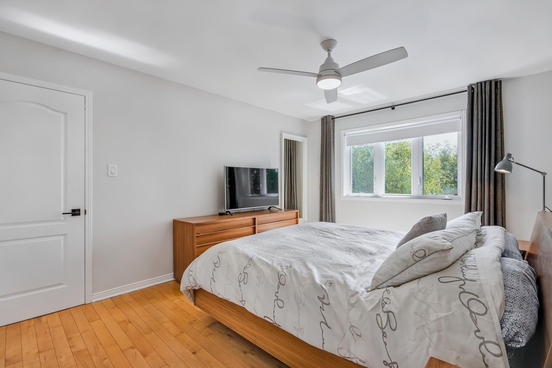 









82


Rue De Musset

,
Saint-Jean-sur-Richelieu,




QC
J2W2V8

