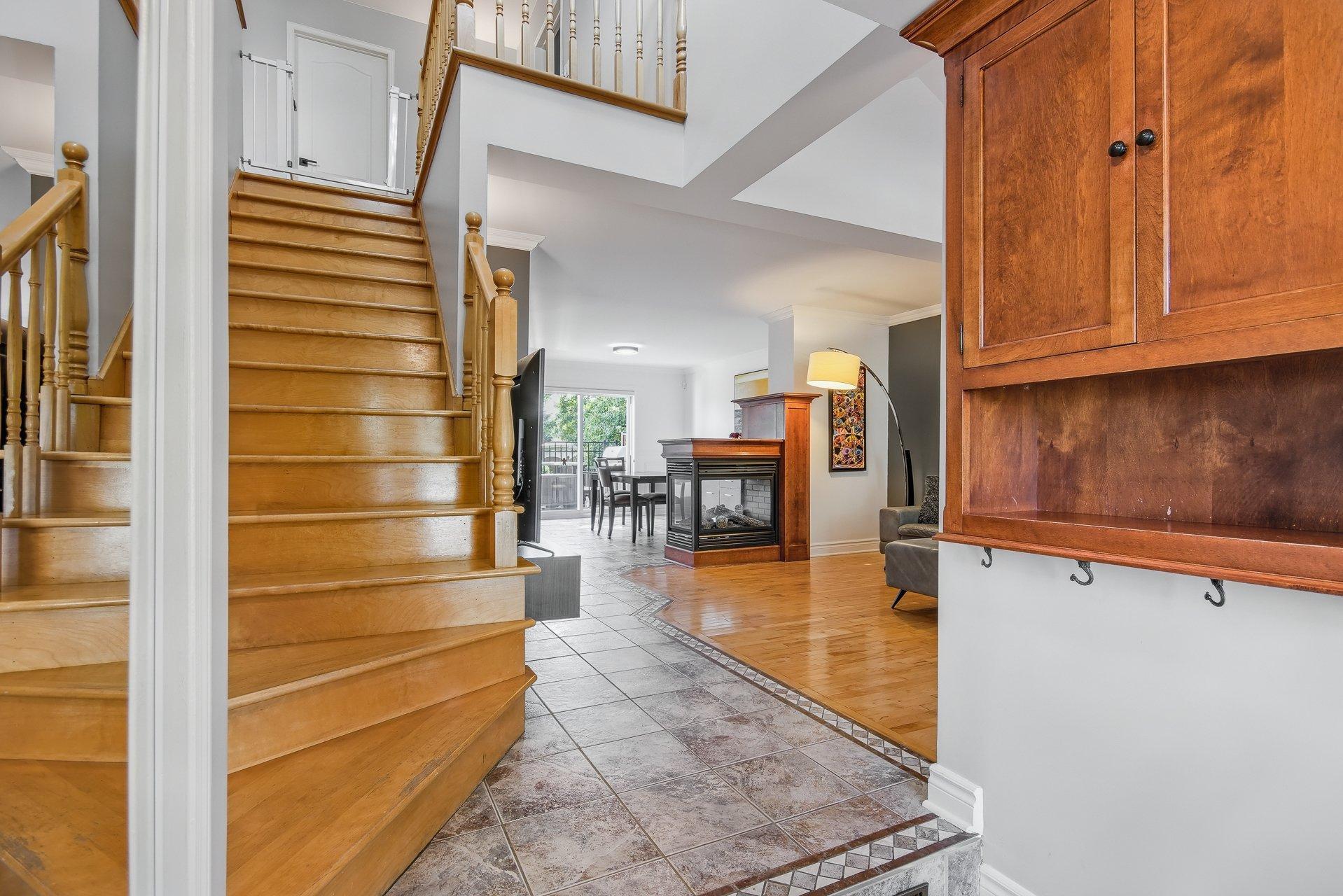 









82


Rue De Musset

,
Saint-Jean-sur-Richelieu,




QC
J2W2V8

