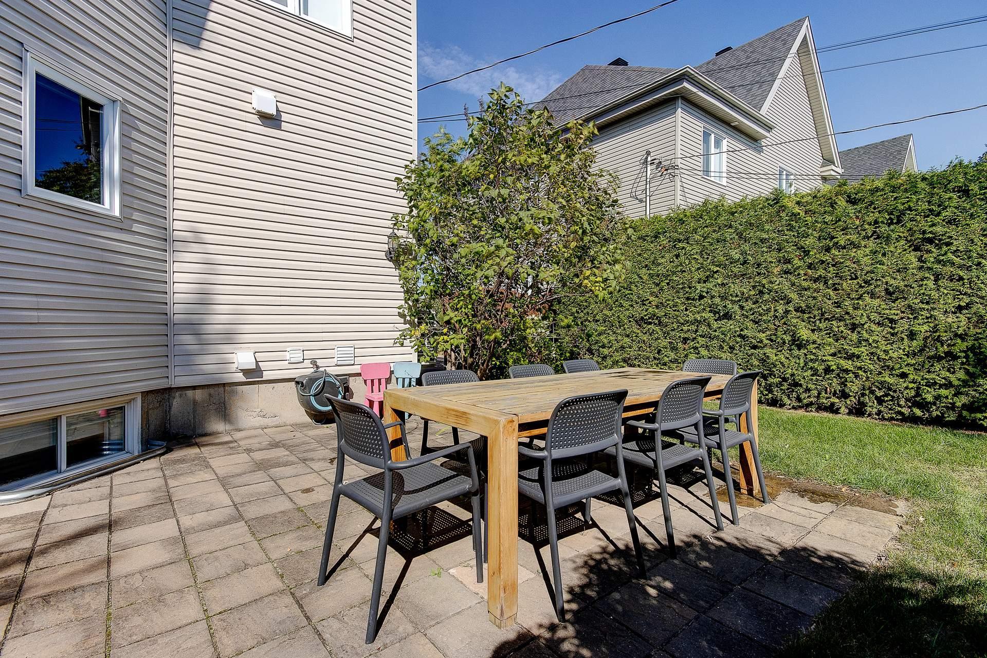 









82


Rue De Musset

,
Saint-Jean-sur-Richelieu,




QC
J2W2V8

