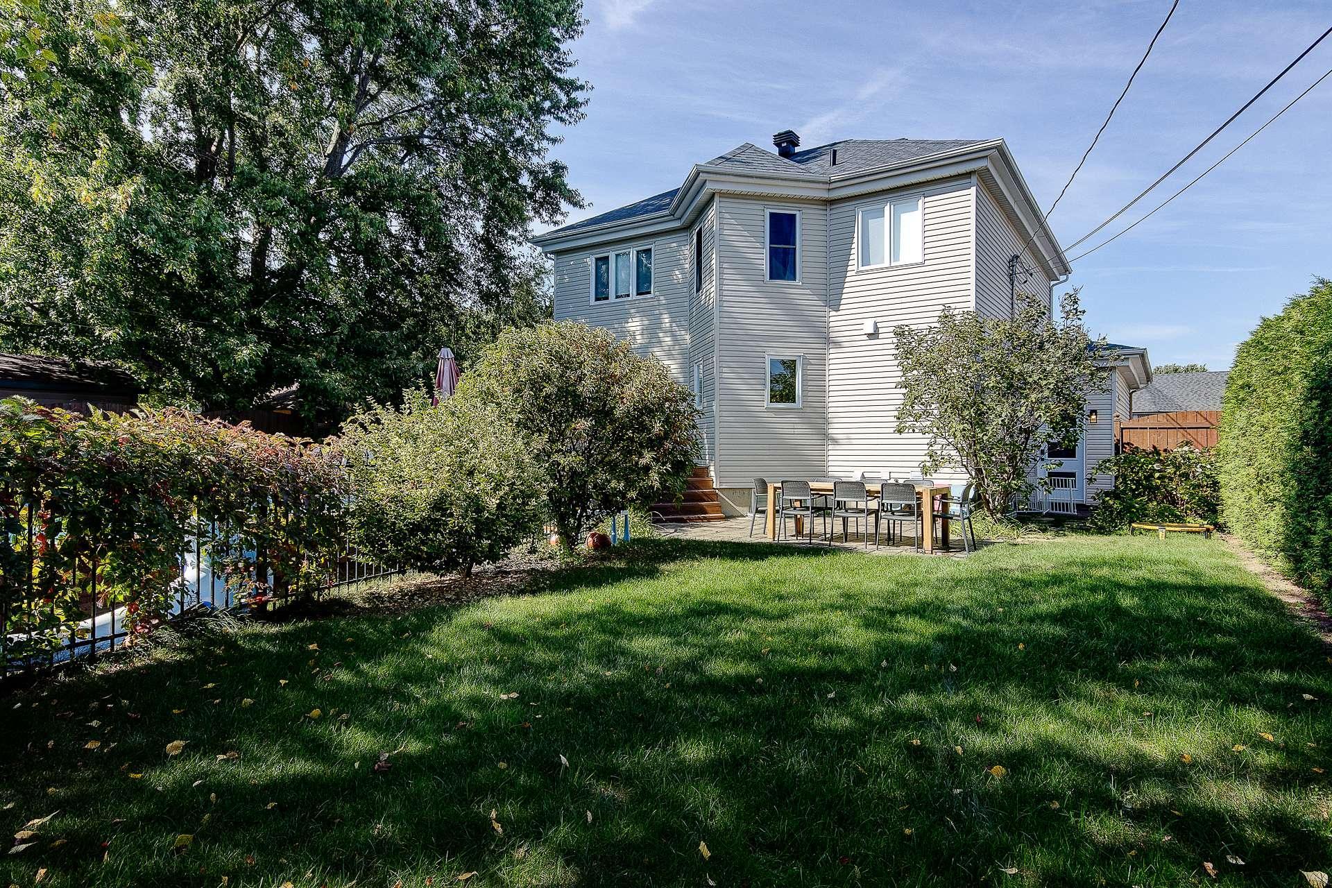









82


Rue De Musset

,
Saint-Jean-sur-Richelieu,




QC
J2W2V8

