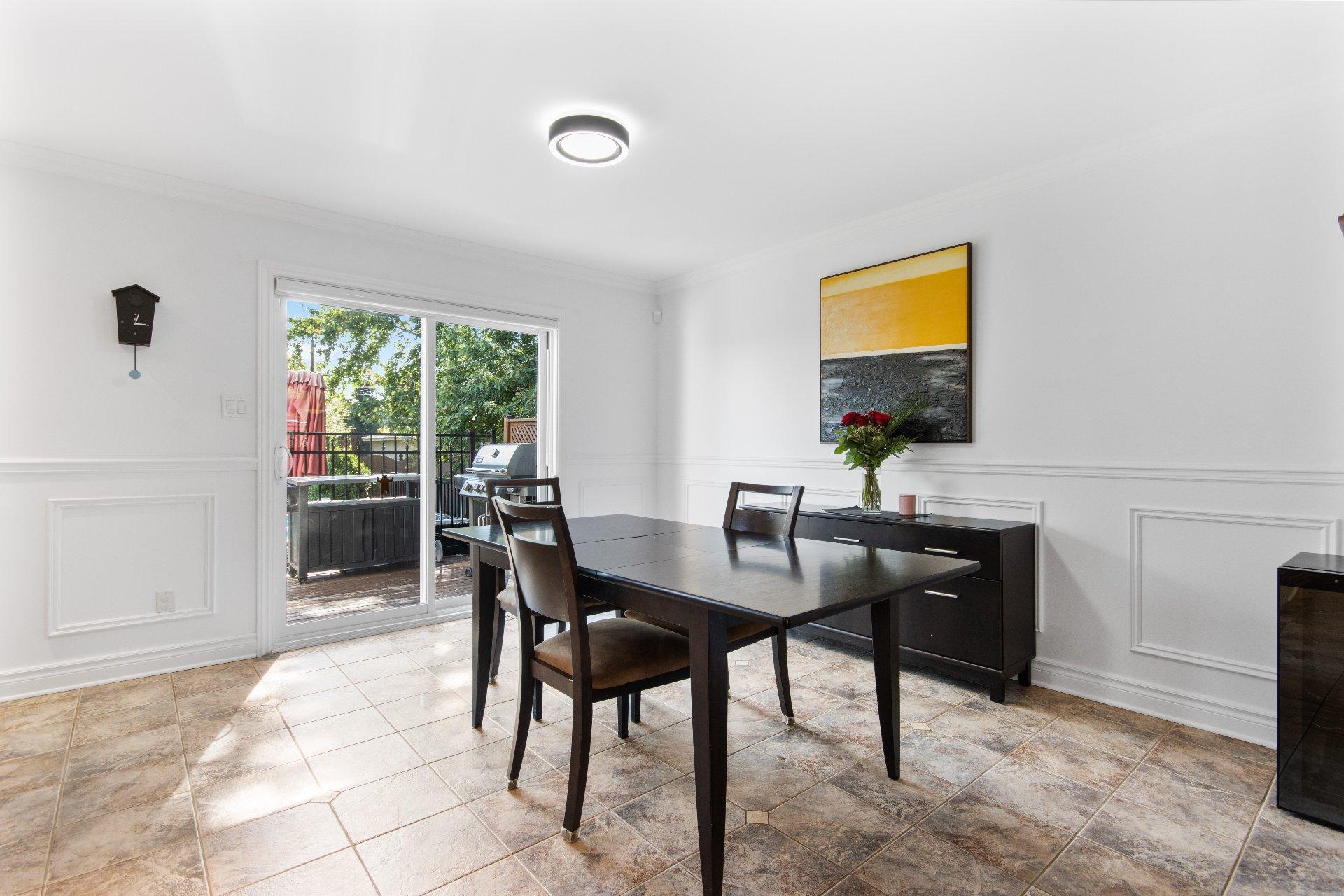 









82


Rue De Musset

,
Saint-Jean-sur-Richelieu,




QC
J2W2V8

