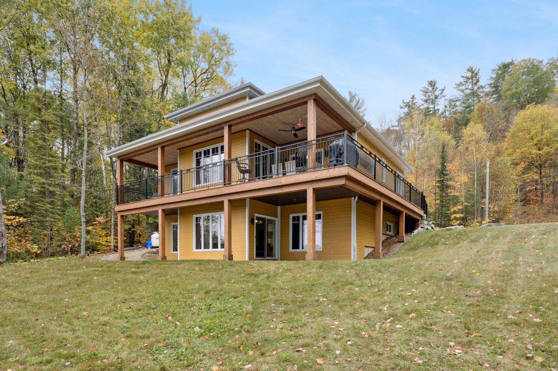 









582


Ch. du Lac-Beauclair

,
La Pêche,




QC
J0X2W0

