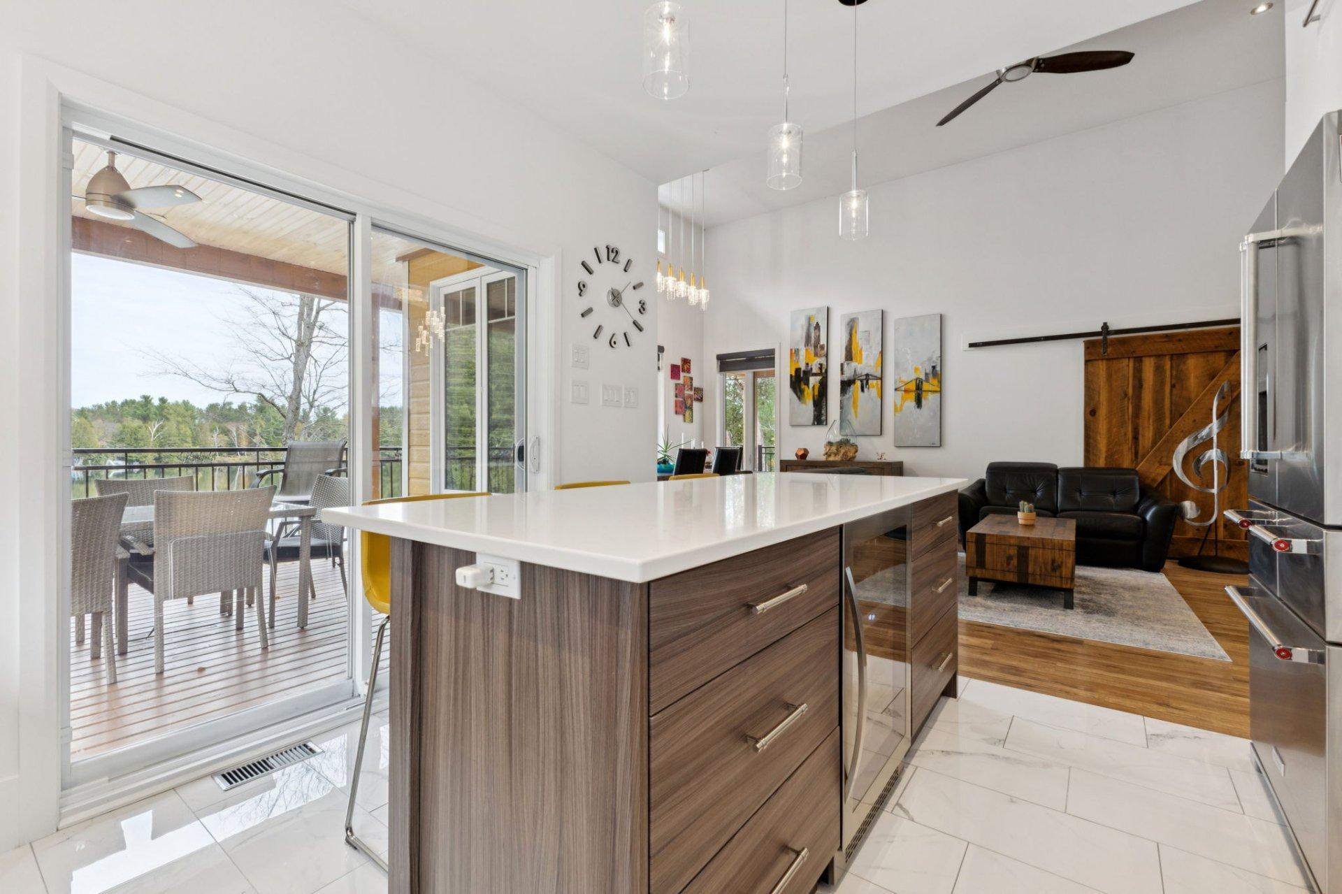 









582


Ch. du Lac-Beauclair

,
La Pêche,




QC
J0X2W0

