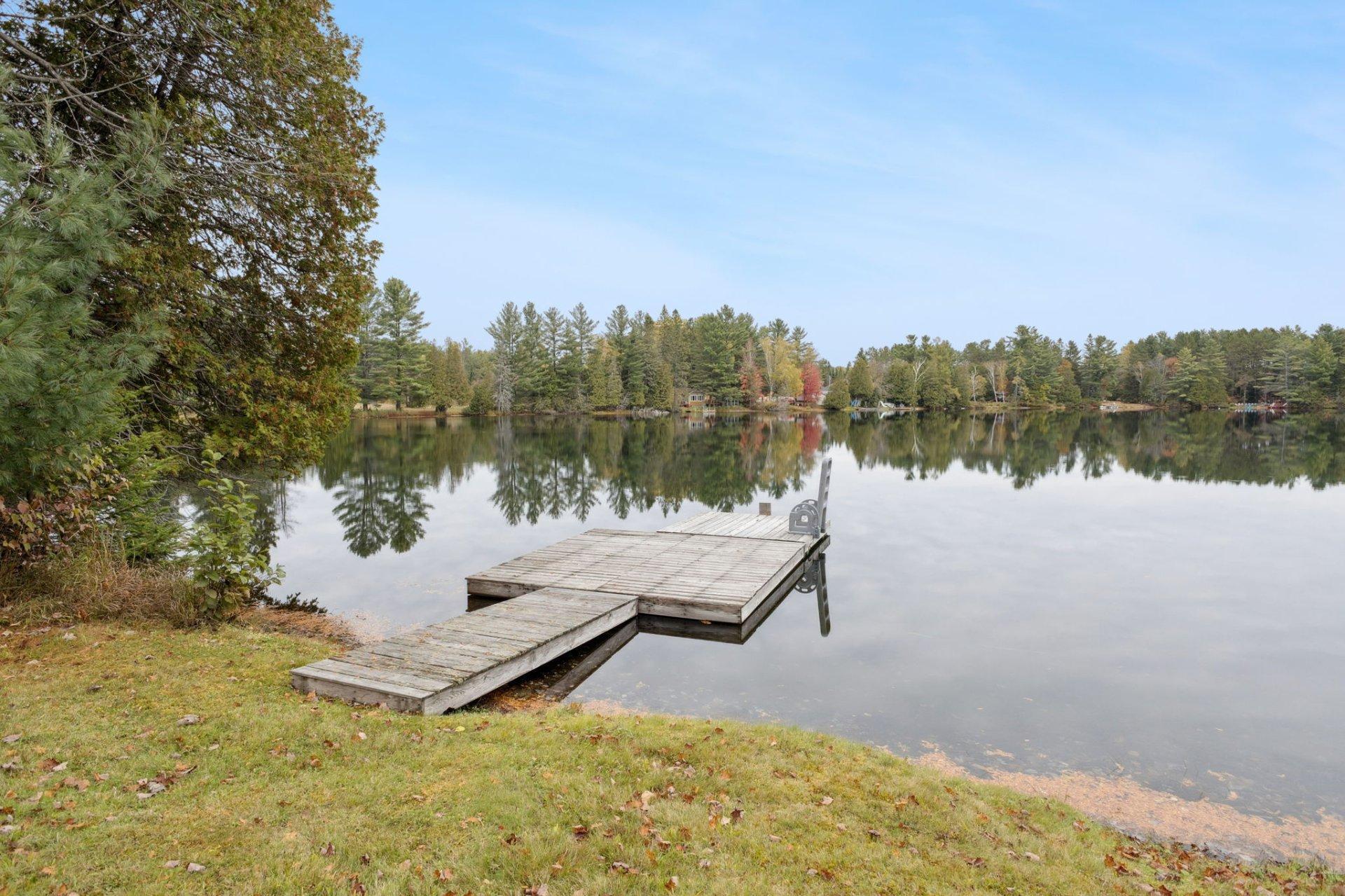 









582


Ch. du Lac-Beauclair

,
La Pêche,




QC
J0X2W0

