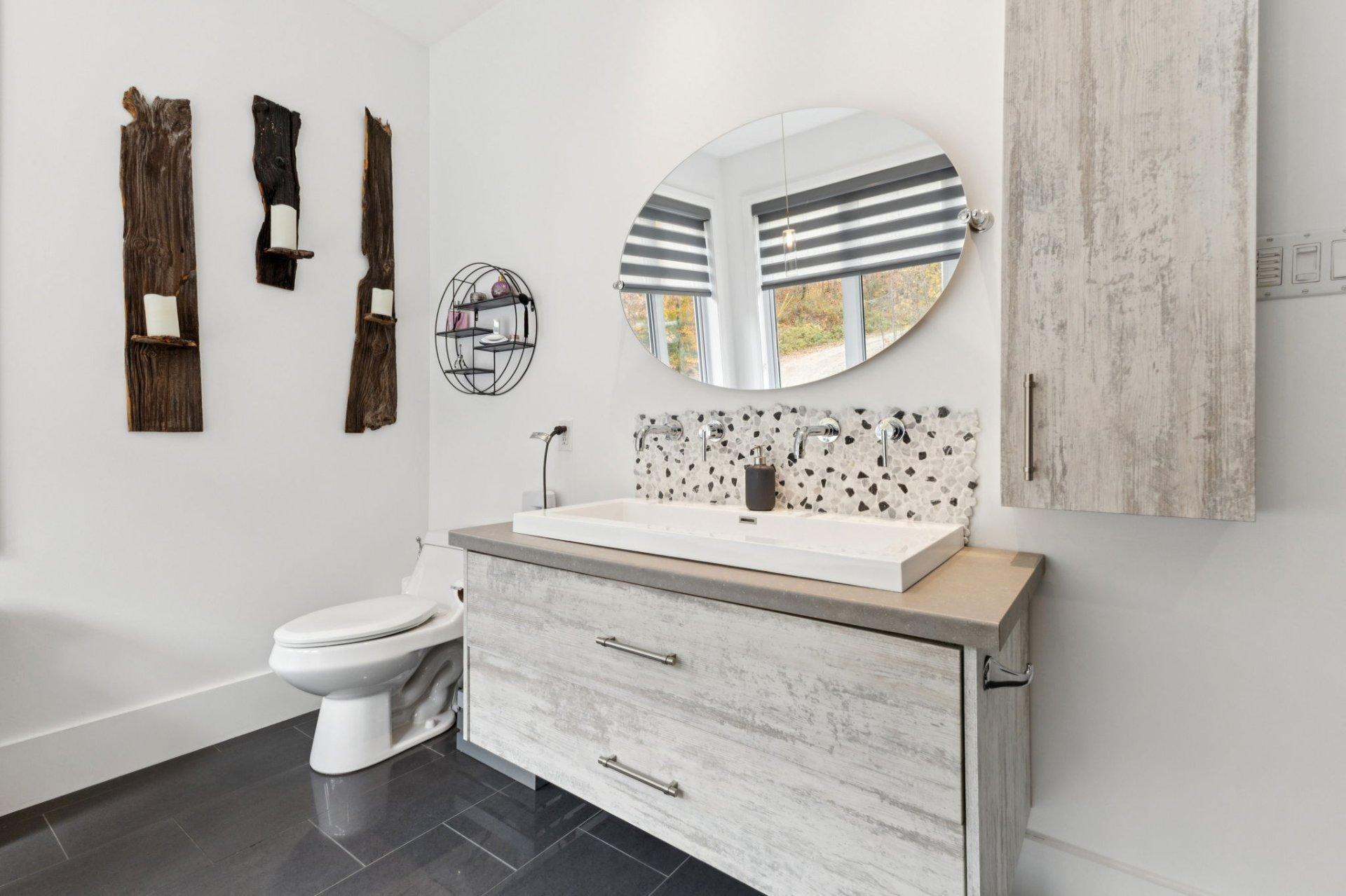 









582


Ch. du Lac-Beauclair

,
La Pêche,




QC
J0X2W0

