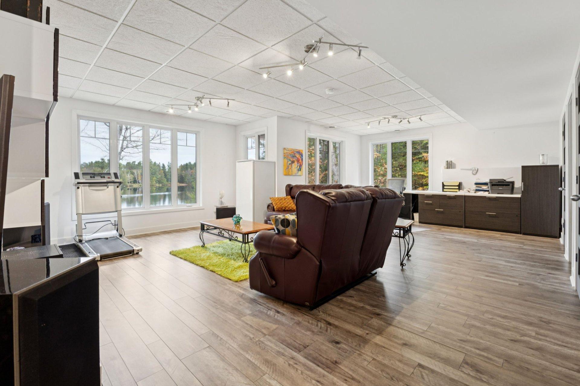 









582


Ch. du Lac-Beauclair

,
La Pêche,




QC
J0X2W0

