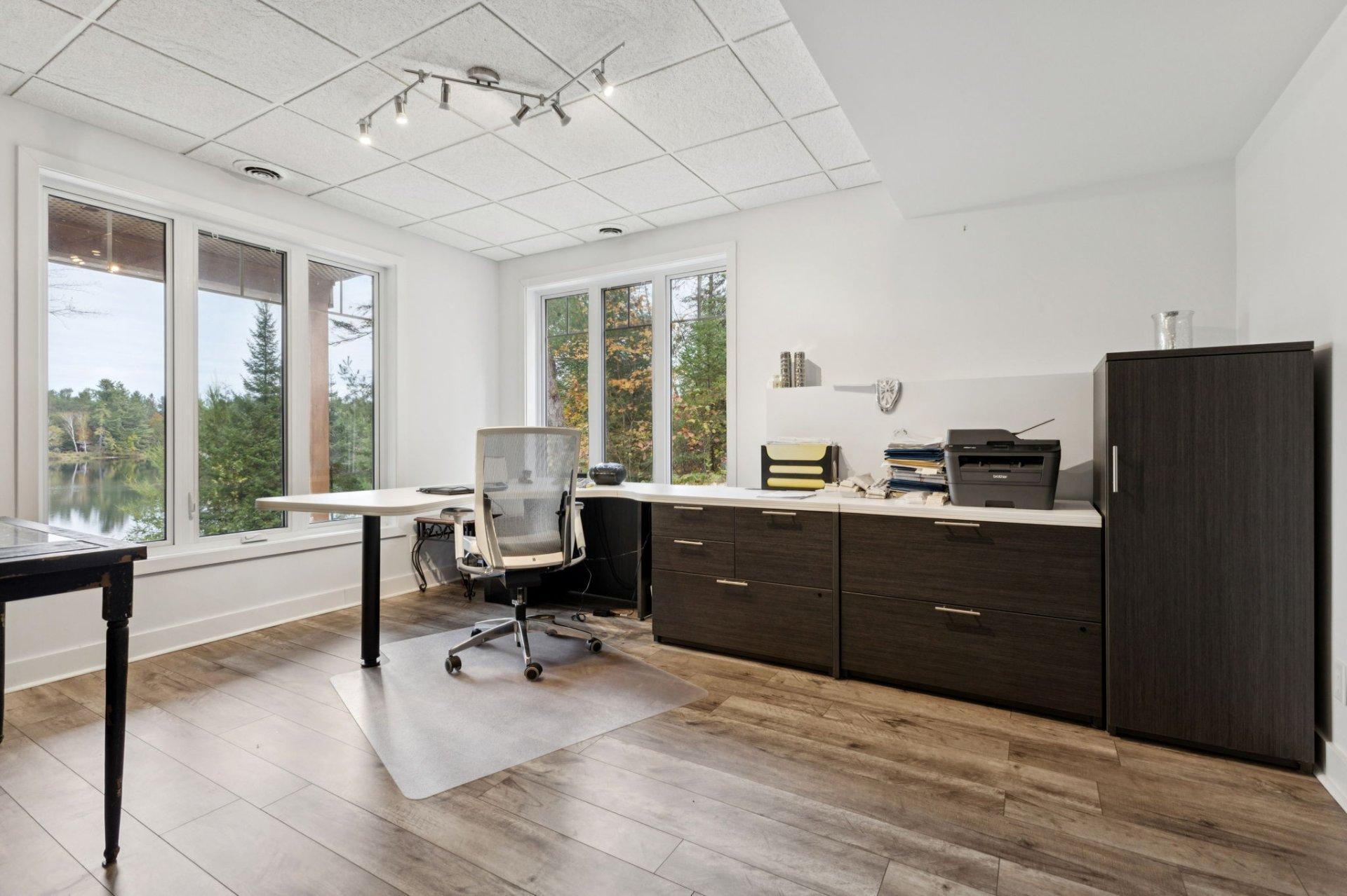 









582


Ch. du Lac-Beauclair

,
La Pêche,




QC
J0X2W0

