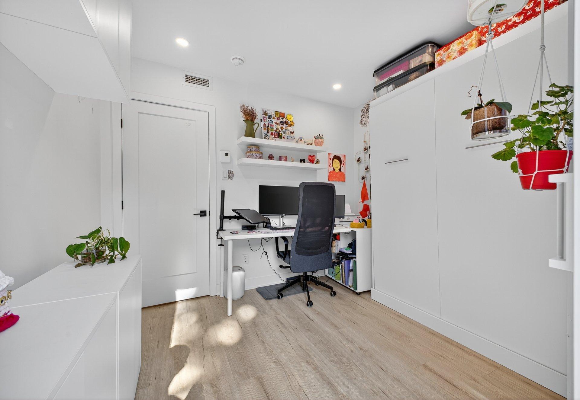 









44


9e Avenue

,
Montréal (LaSalle),




QC
H8R2M6

