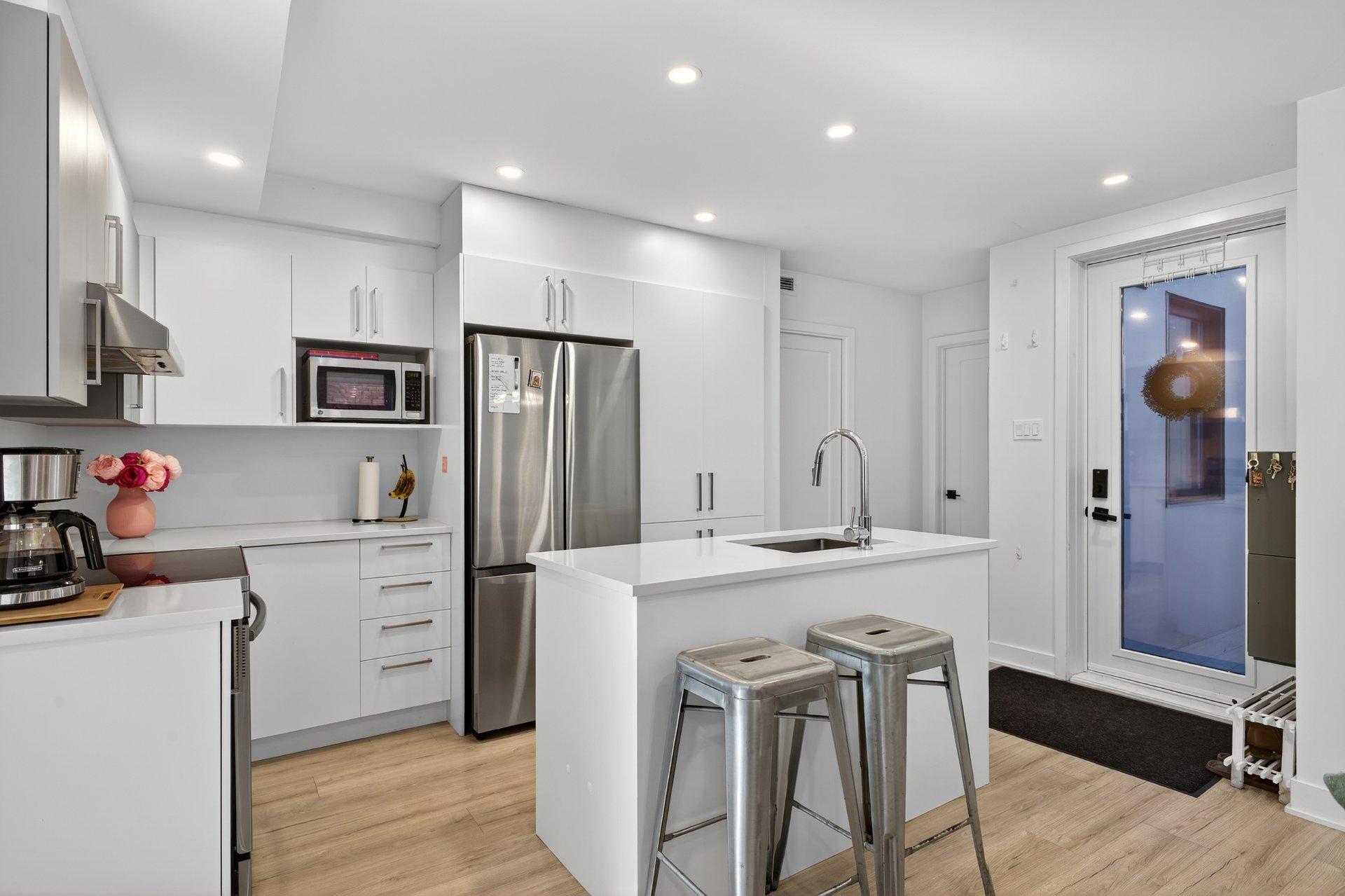 









44


9e Avenue

,
Montréal (LaSalle),




QC
H8R2M6

