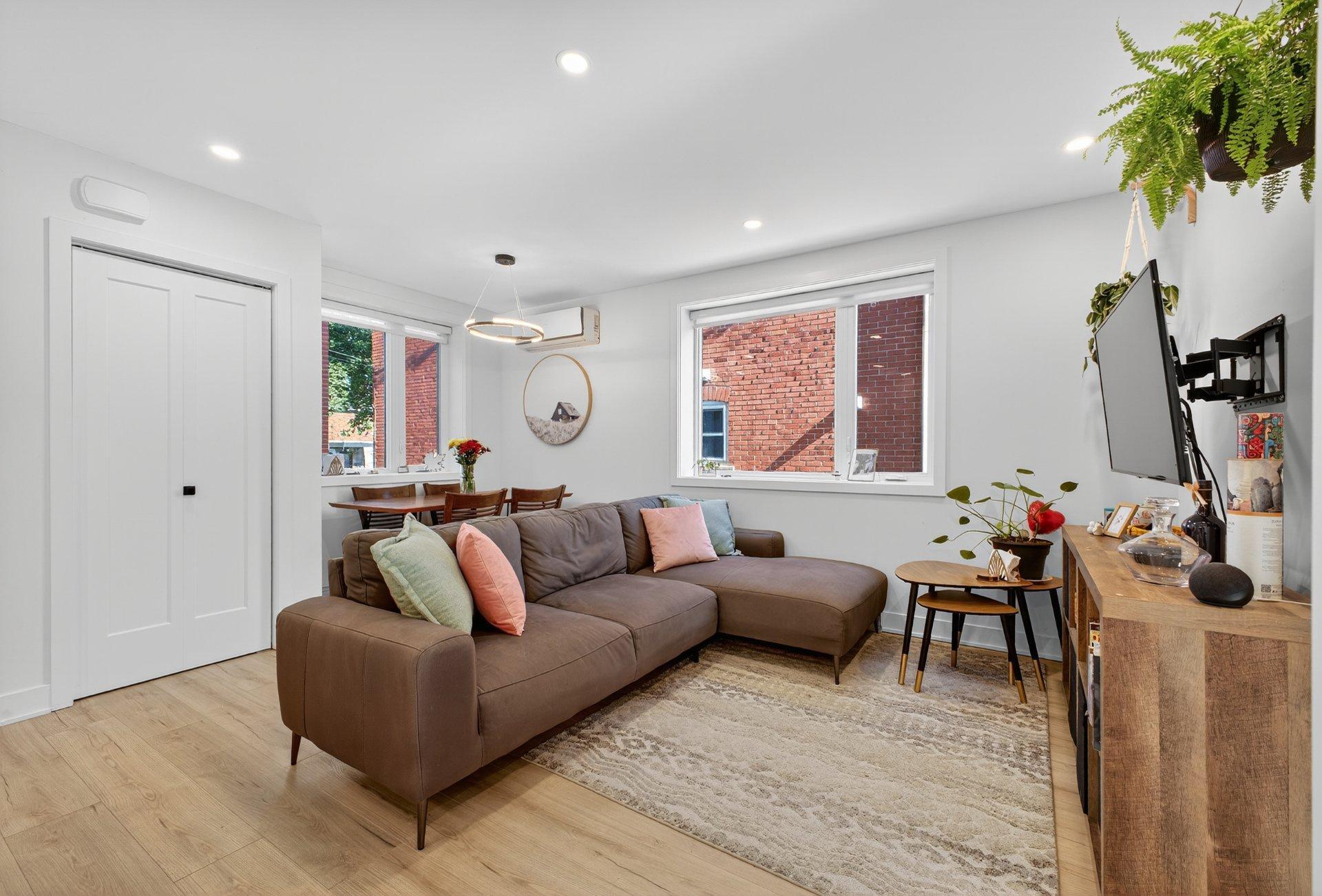 









44


9e Avenue

,
Montréal (LaSalle),




QC
H8R2M6

