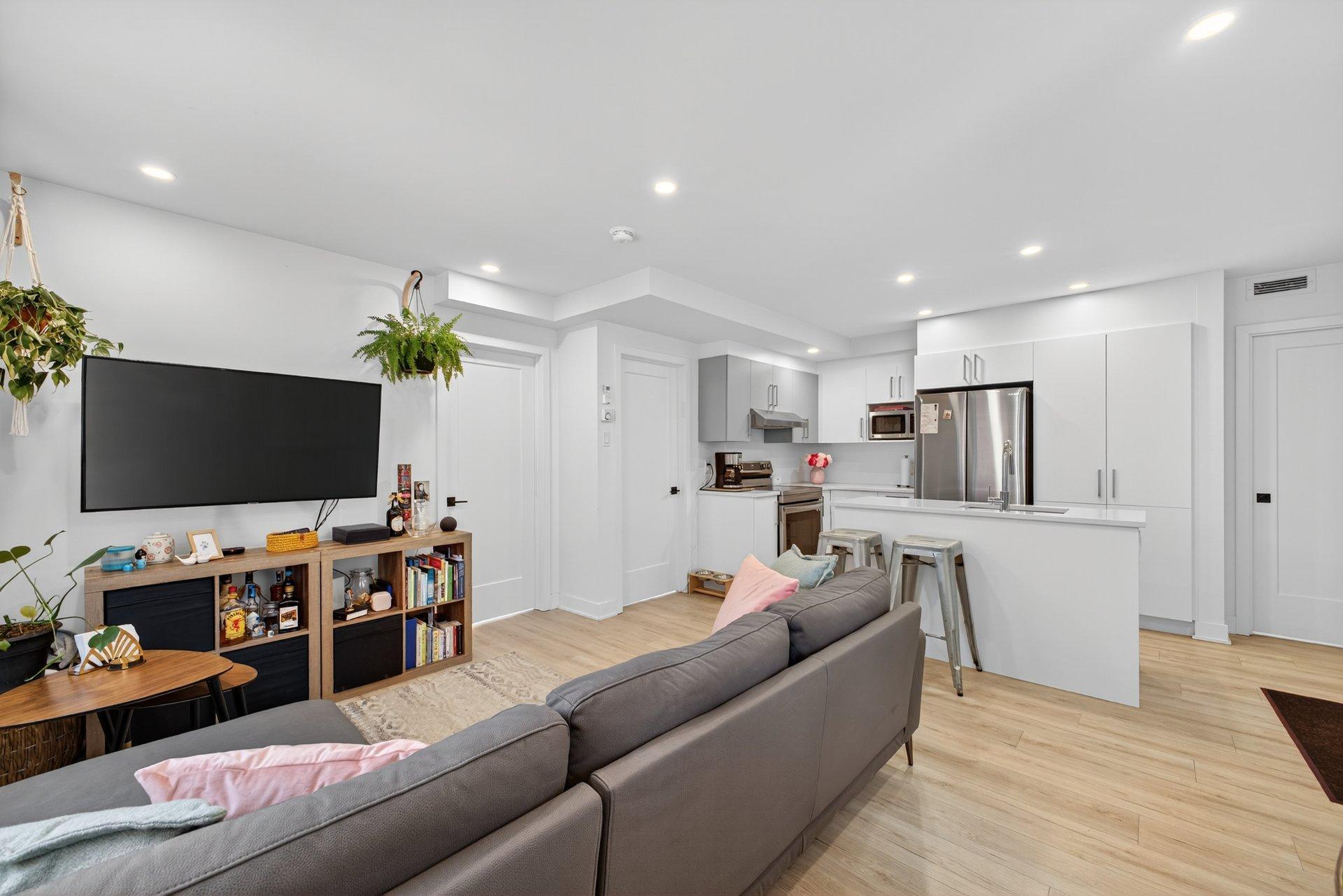 









44


9e Avenue

,
Montréal (LaSalle),




QC
H8R2M6

