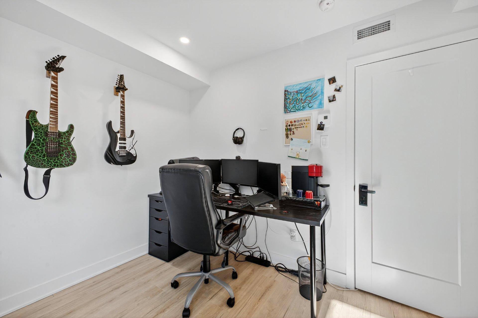 









44


9e Avenue

,
Montréal (LaSalle),




QC
H8R2M6

