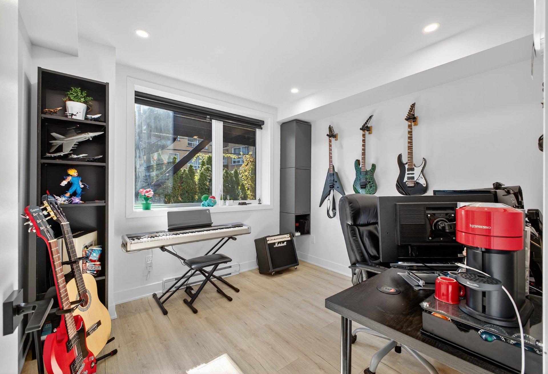 









44


9e Avenue

,
Montréal (LaSalle),




QC
H8R2M6

