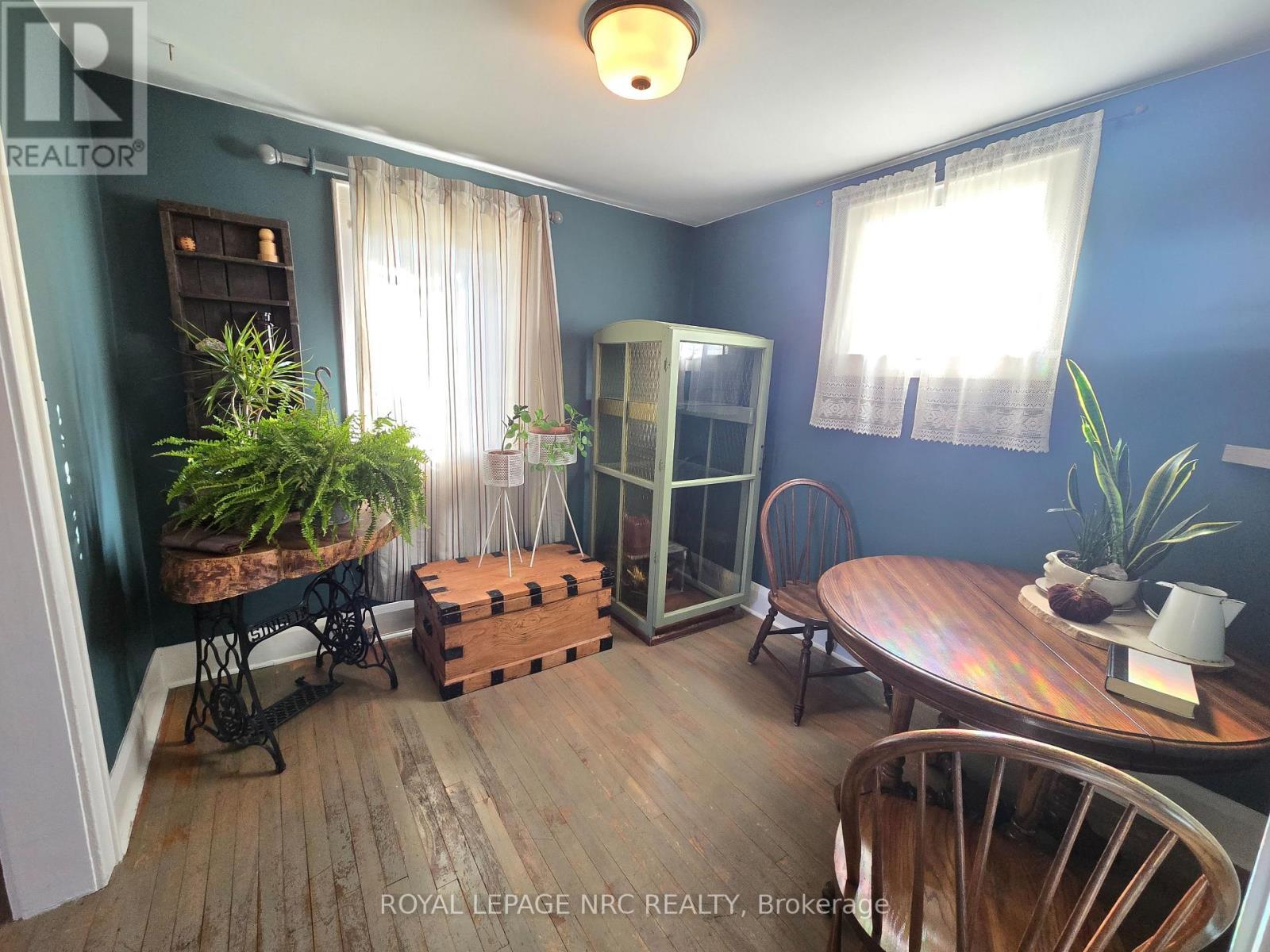 












506 SOUTHWORTH STREET S

,
Welland (Lincoln/Crowland),




Ontario
L3B1Z9

