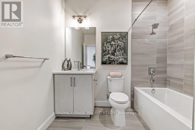 












310 - 16 COMPASS TRAIL

,
Central Elgin (Port Stanley),




Ontario
N5L0B4

