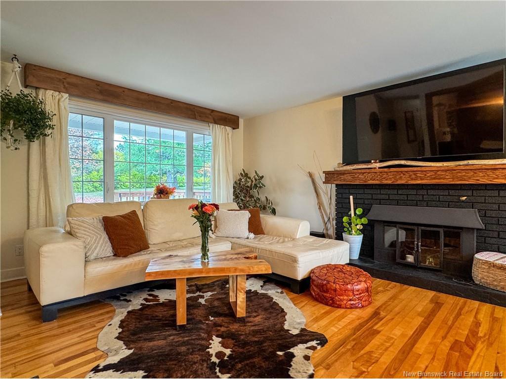 









1725


Lilac

,
Bathurst,




NB
E2A 5Z6

