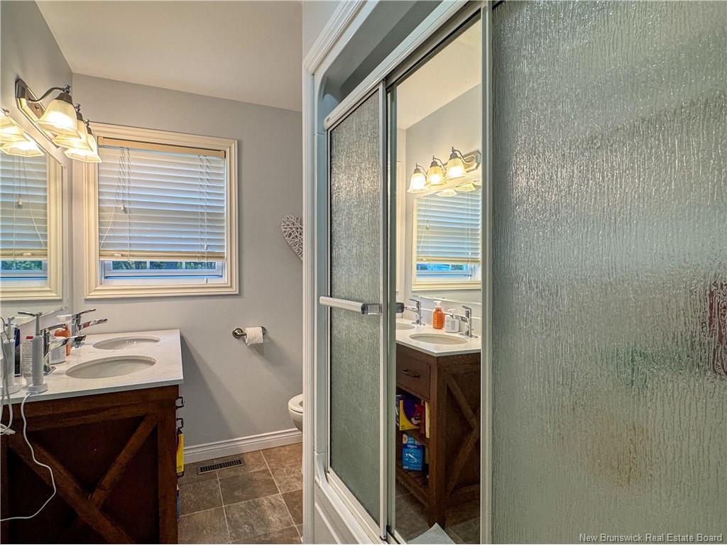 









1725


Lilac

,
Bathurst,




NB
E2A 5Z6

