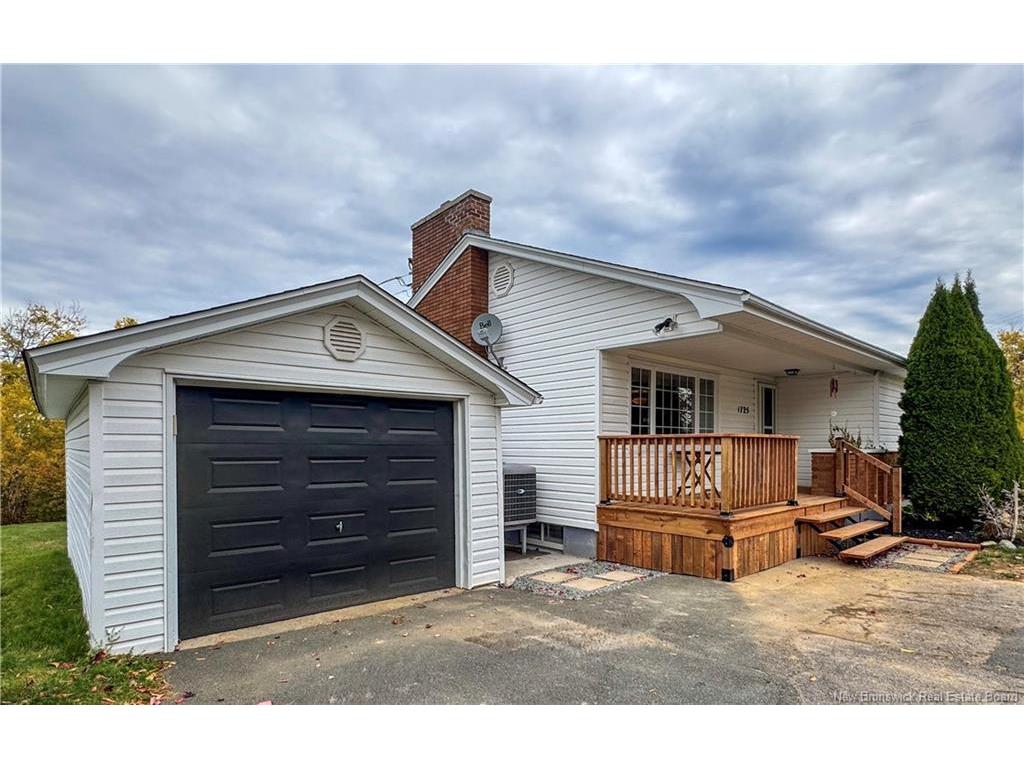 









1725


Lilac

,
Bathurst,




NB
E2A 5Z6

