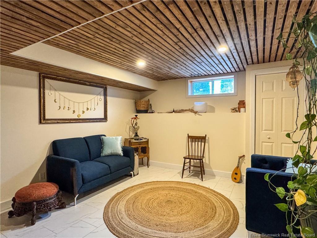 









1725


Lilac

,
Bathurst,




NB
E2A 5Z6

