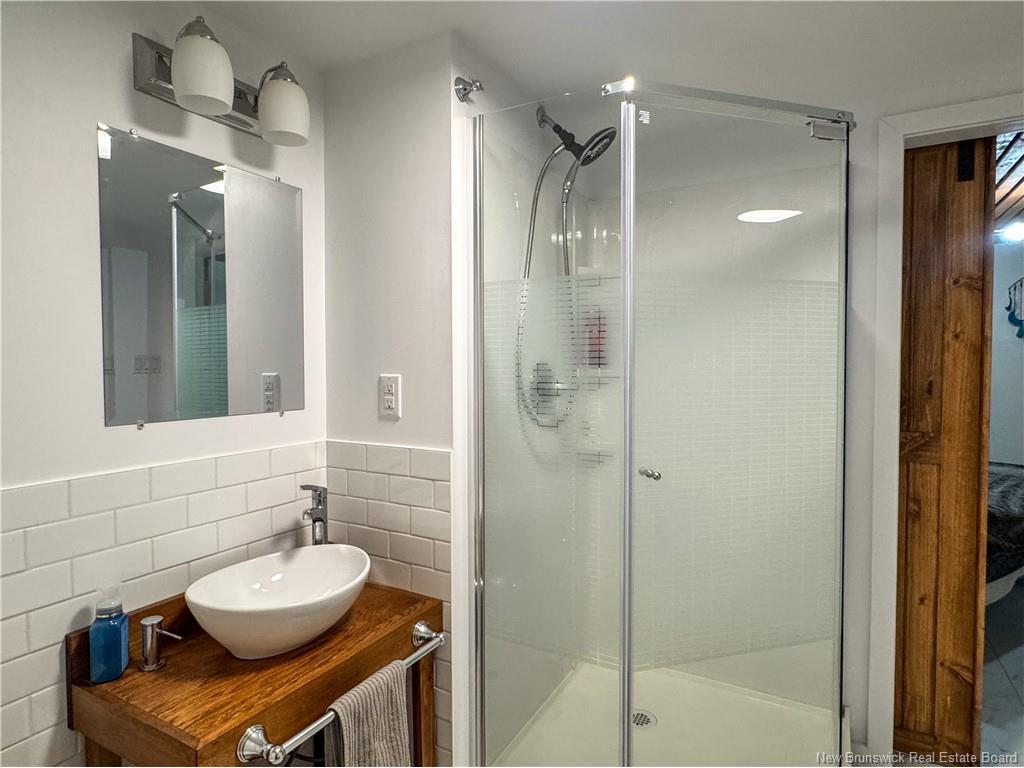 









1725


Lilac

,
Bathurst,




NB
E2A 5Z6

