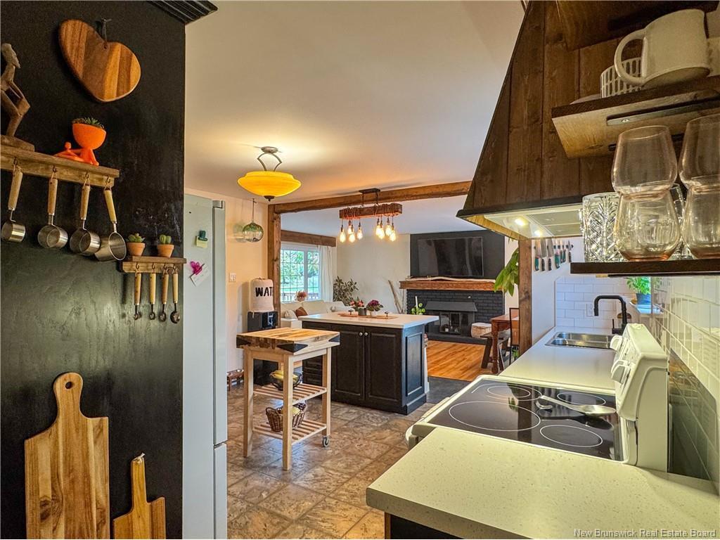 









1725


Lilac

,
Bathurst,




NB
E2A 5Z6

