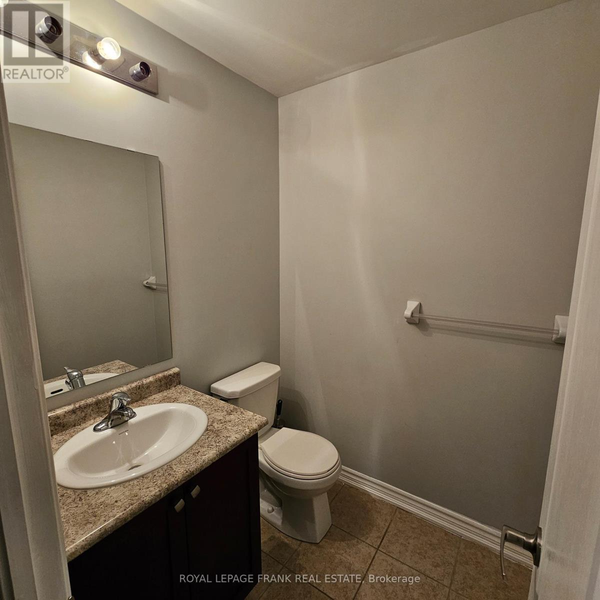 












41 MILSON CRESCENT

,
Essa (Angus),




Ontario
L0M1B4

