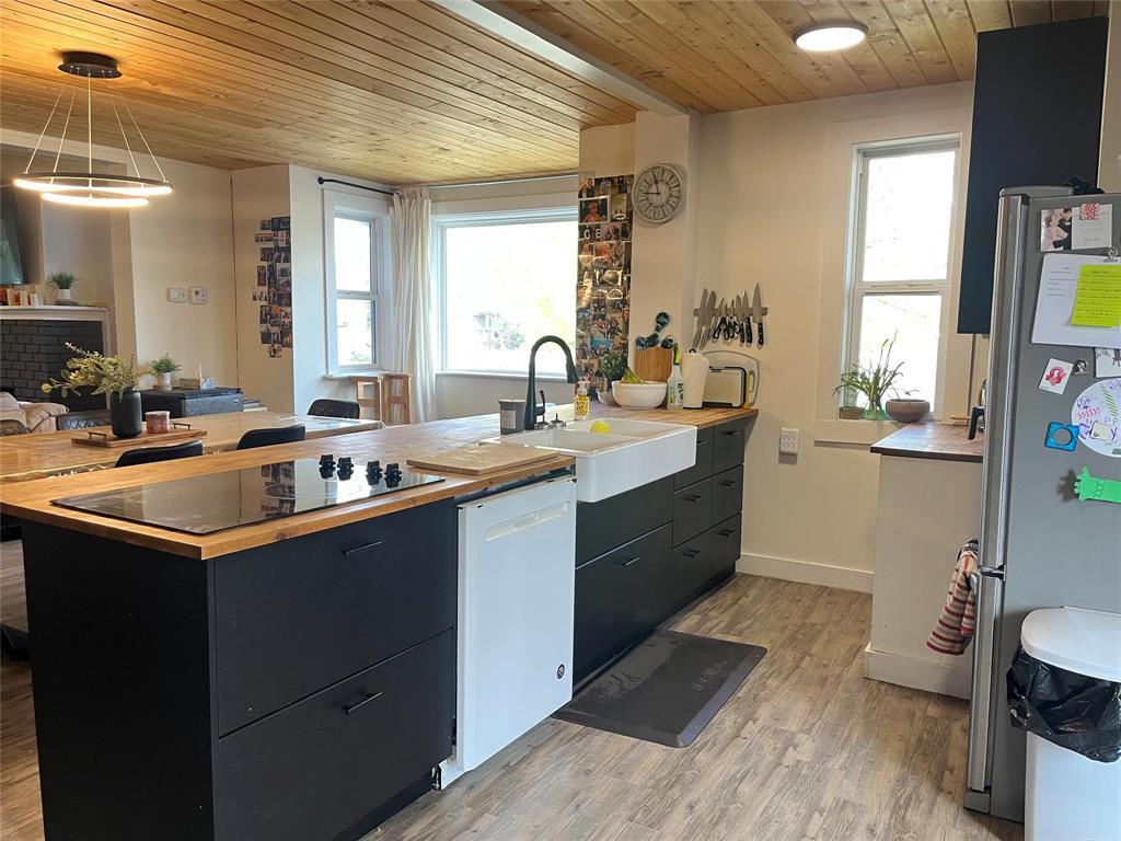 












605 14th Street

,
Brandon,




Manitoba
R7A4V1

