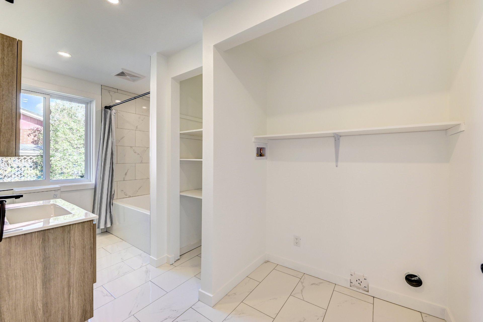 









13Z


46e Avenue E.

,
Blainville,




QC
J7C1L1

