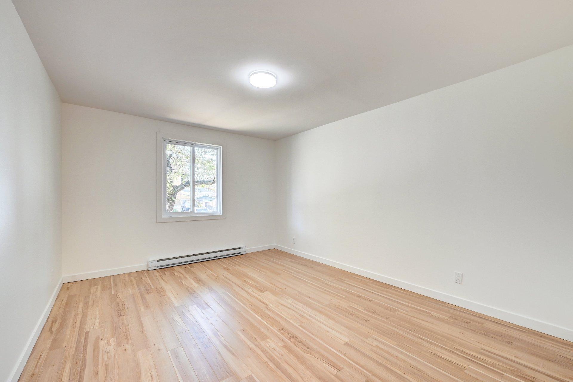









13Z


46e Avenue E.

,
Blainville,




QC
J7C1L1

