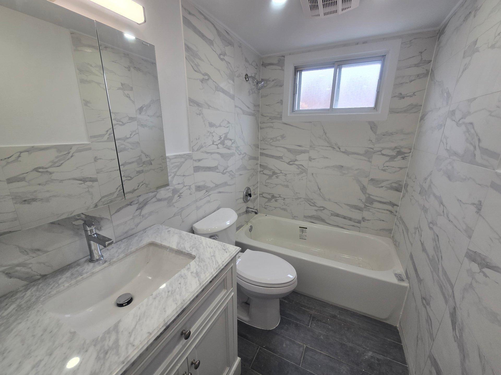 









579

 - 585


15e Avenue

,
Montréal (LaSalle),




QC
H8P2S1


