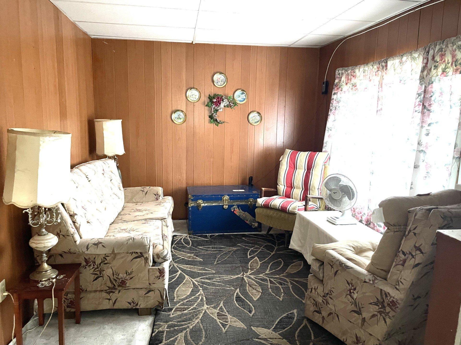 









94


Ch. du Lac-Pérodeau

,
Chute-Saint-Philippe,




QC
J0W1A0

