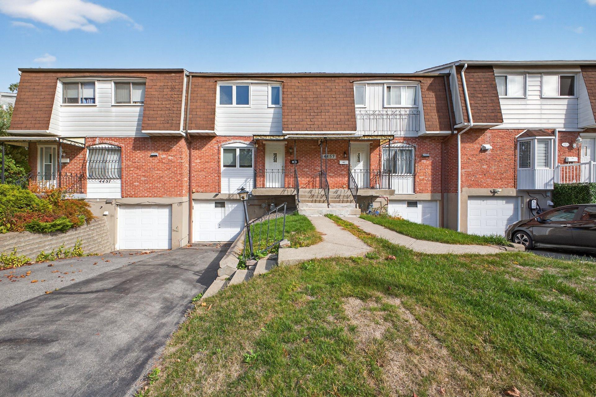 









4455


Rue Jolicoeur

,
Dollard-des-Ormeaux,




QC
H9H2B1

