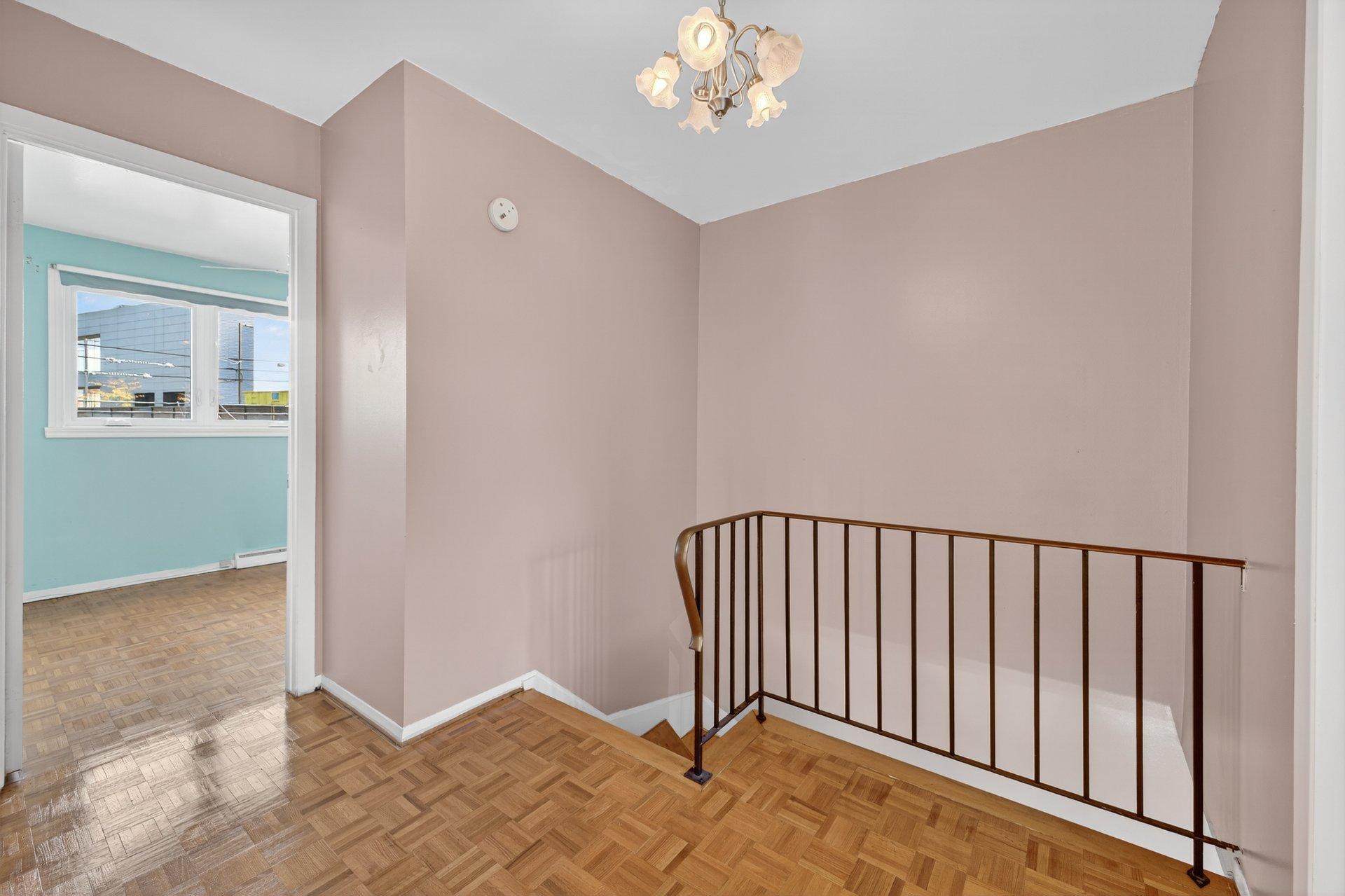 









4455


Rue Jolicoeur

,
Dollard-des-Ormeaux,




QC
H9H2B1

