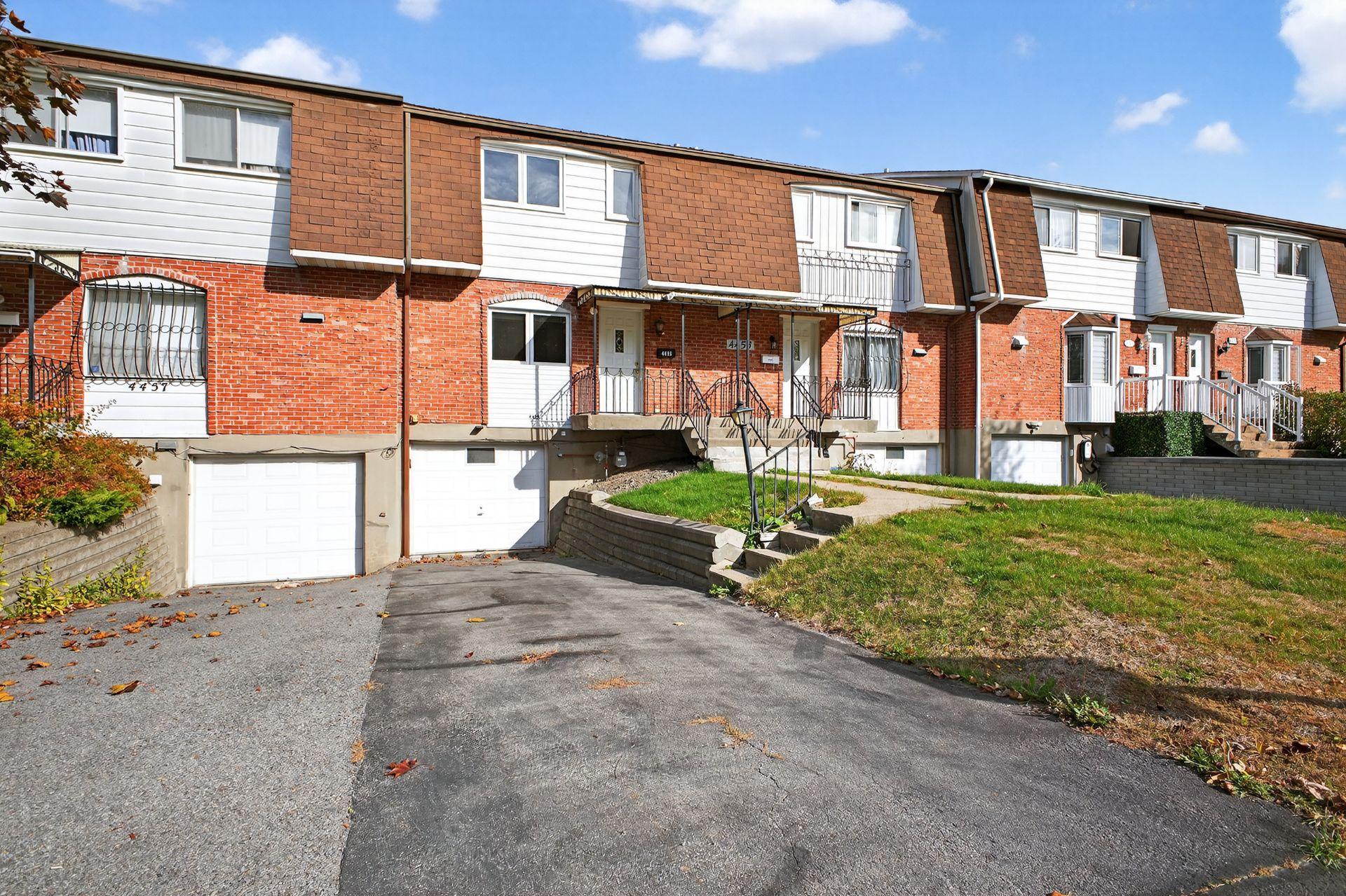









4455


Rue Jolicoeur

,
Dollard-des-Ormeaux,




QC
H9H2B1

