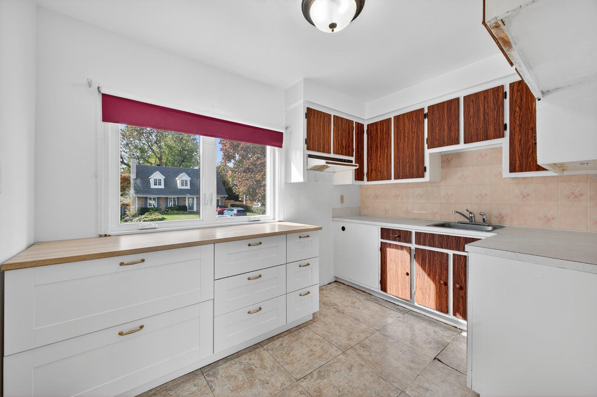 









4455


Rue Jolicoeur

,
Dollard-des-Ormeaux,




QC
H9H2B1

